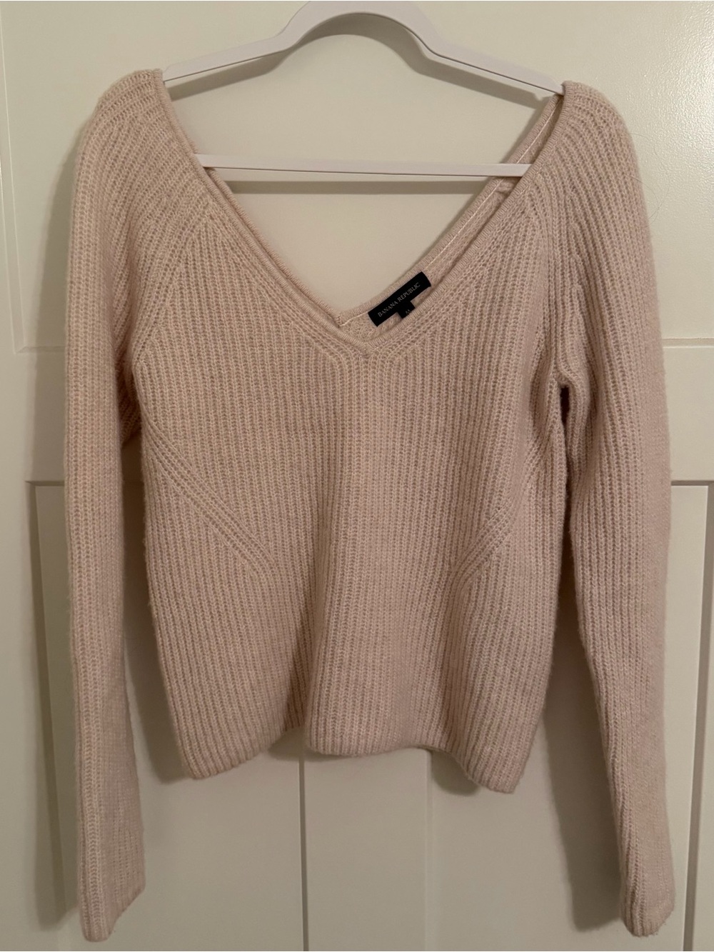 Banana Republic Cream V-Neck Ribbed Sweater